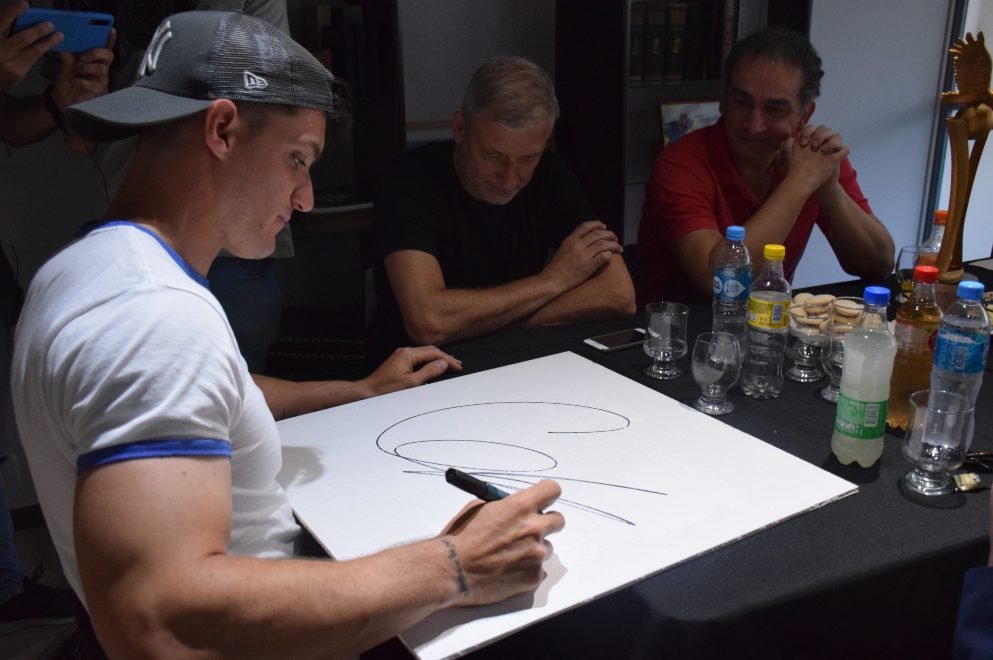 Gustavo Fernández en el Museo del Kempes gob 4